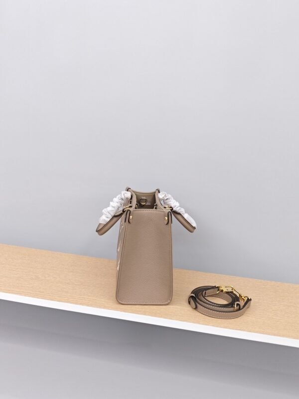 Louis Vuitton OnTheGo