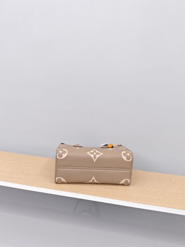 Louis Vuitton OnTheGo