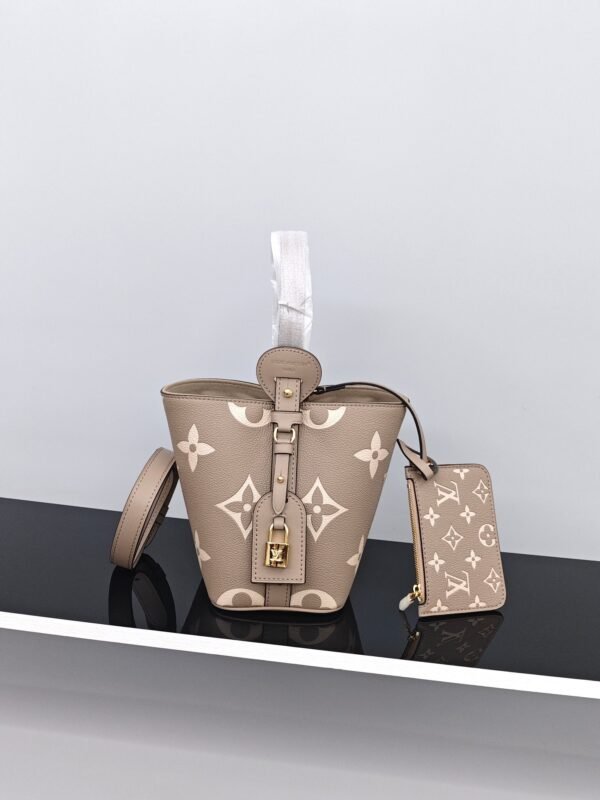 Louis Vuitton Noé BB Bucket Bag