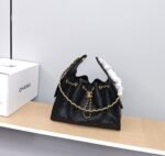 CHANEL Classic quilted chain-strap bucket bag