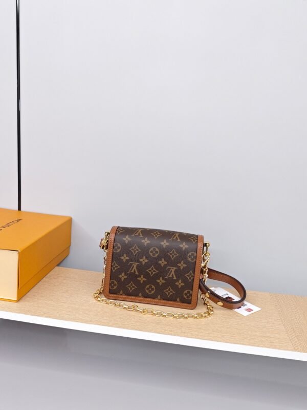 LV Daphne crossbody bag