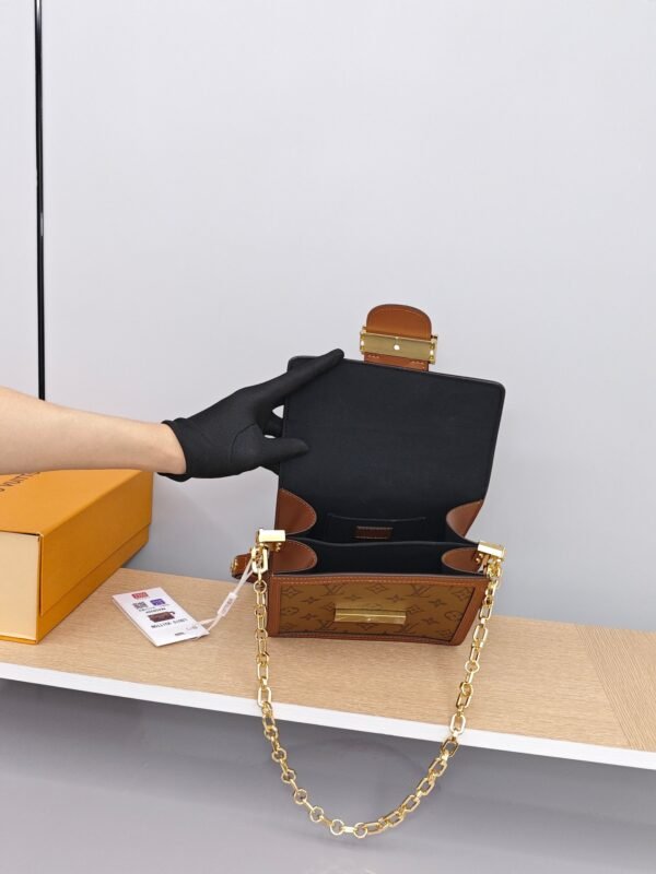 LV Daphne crossbody bag