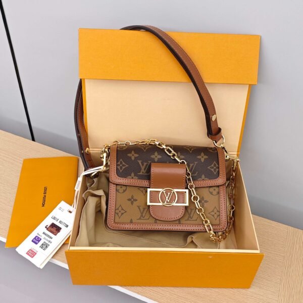 LV Daphne crossbody bag