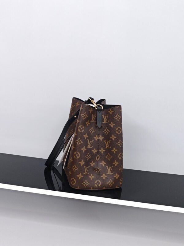 Louis Vuitton Noé bucket bag