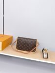 LV Diane baguette bag
