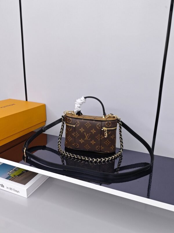 LV Petite Malle Souple