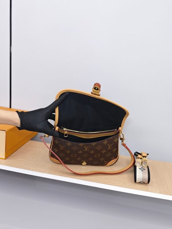 LV Diane baguette bag