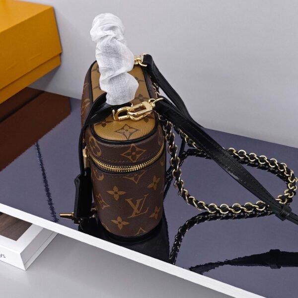 LV Petite Malle Souple