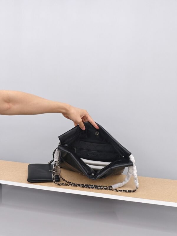 CHANEL Classic Flap Bag