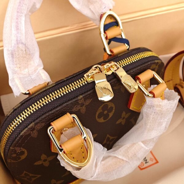 LV mini seashell bag