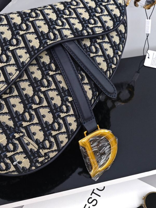 Dior Saddle bag